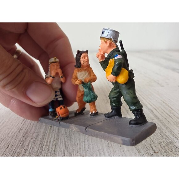 Lemax Egyptian lion soldier trick or treat Halloween kids village people accesso - Picture 9 of 9